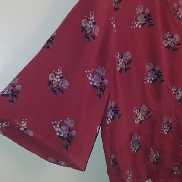 AE pink floral blouse - Picture 4 of 4